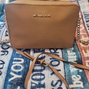 MICHAEL KORS HANDBAG BUNDLE (5 BAGS)